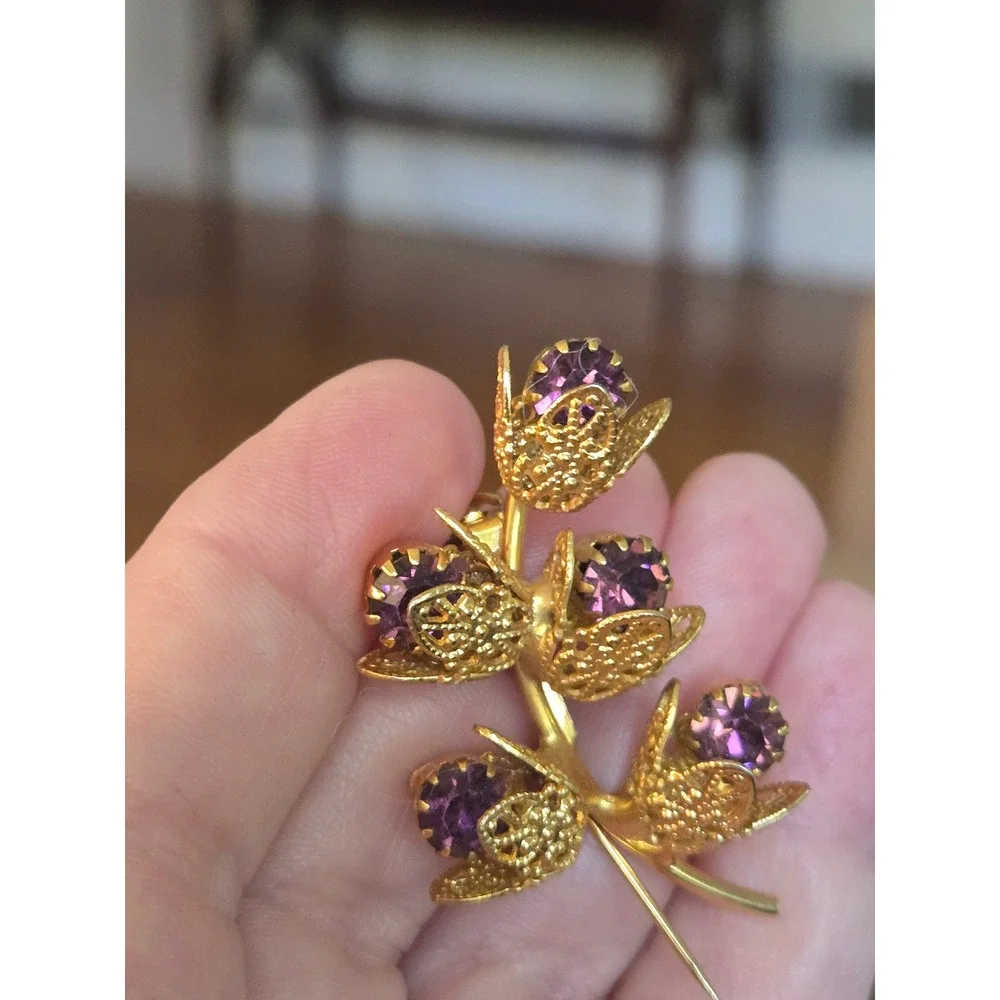 Amethyst Color Rhinestone Filagree Brooch Goldtone Vintage Floral Purple